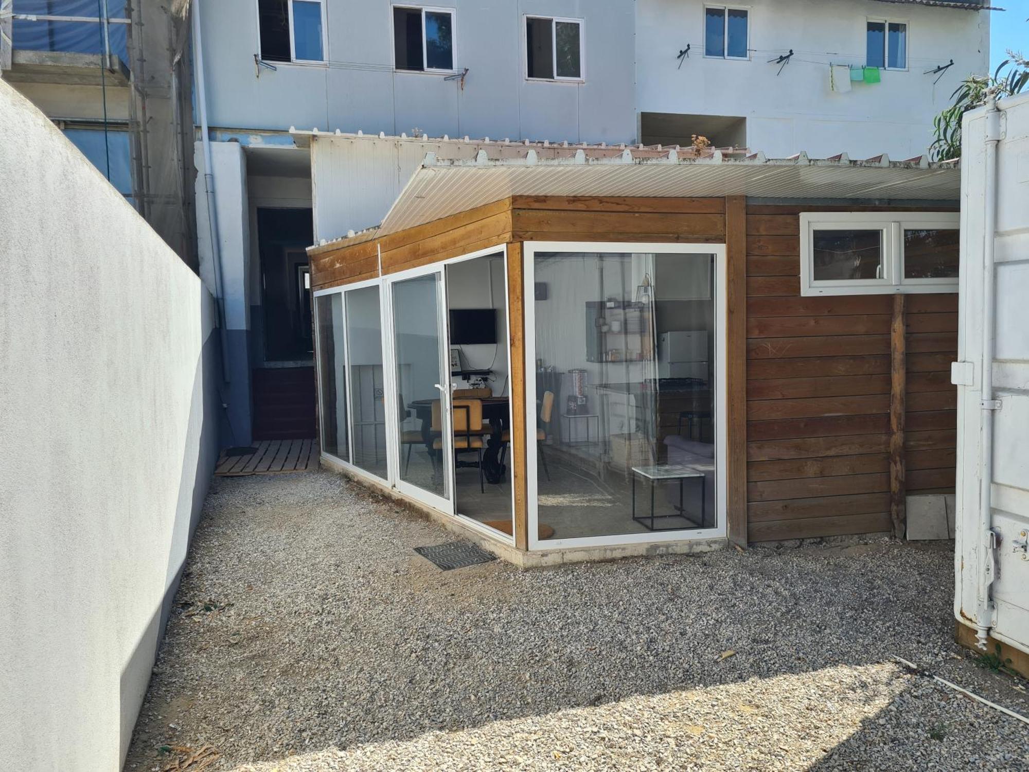 Ostello Casa Vale Ecotainer Lisbona Esterno foto