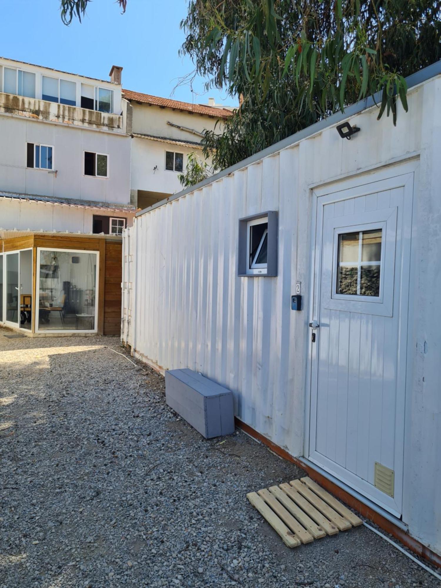 Ostello Casa Vale Ecotainer Lisbona Esterno foto